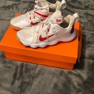Nike hyperset volleyball shoes